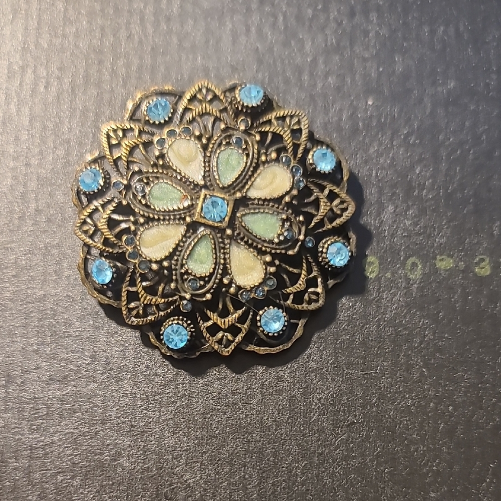 Brooch